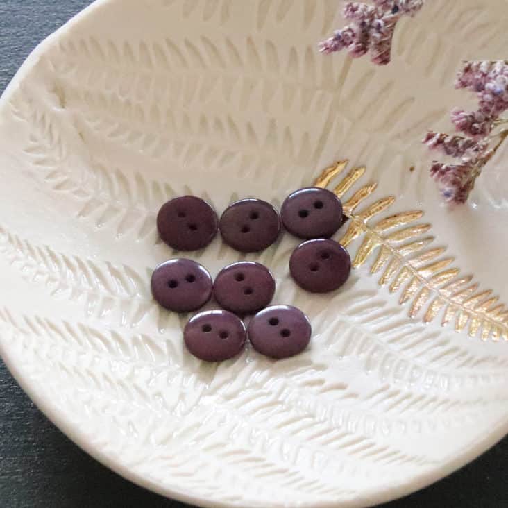 Shiny Flat Buttons by Lise Tailor