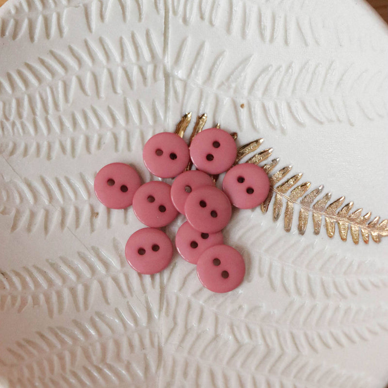 Shiny Flat Buttons by Lise Tailor
