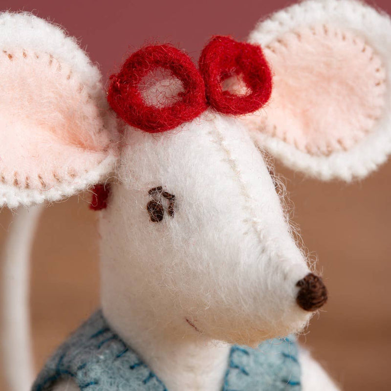 Little Mouse The Librarian Felt Craft Mini Kit by Corinne Lapierre Limited