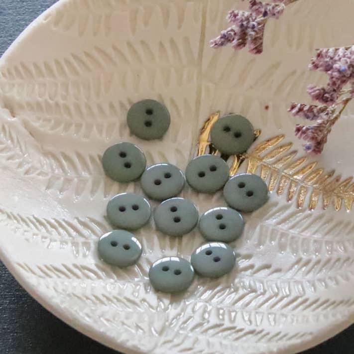 Shiny Flat Buttons by Lise Tailor