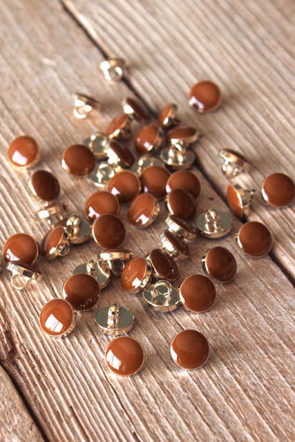 Chic Caramel Button by Eglantine et Zoé