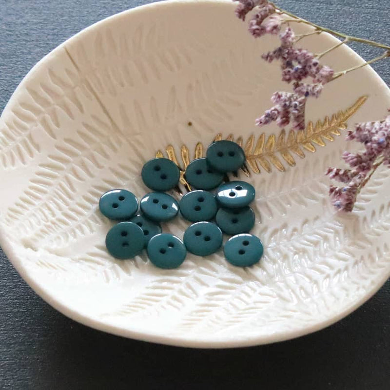 Shiny Flat Buttons by Lise Tailor