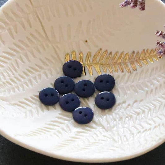 Shiny Flat Buttons by Lise Tailor