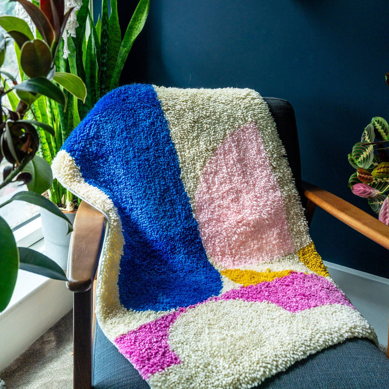 Circling Around Latch Hook Rug Kit