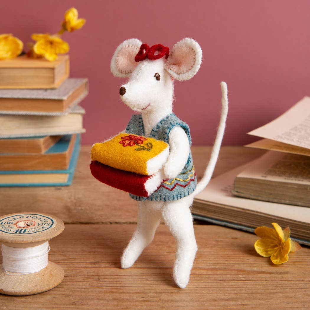 Little Mouse The Librarian Felt Craft Mini Kit by Corinne Lapierre Limited