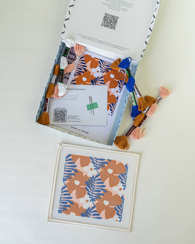 Royan Sunglasses Case (double sided) Needlepoint Kit by Álex Roda