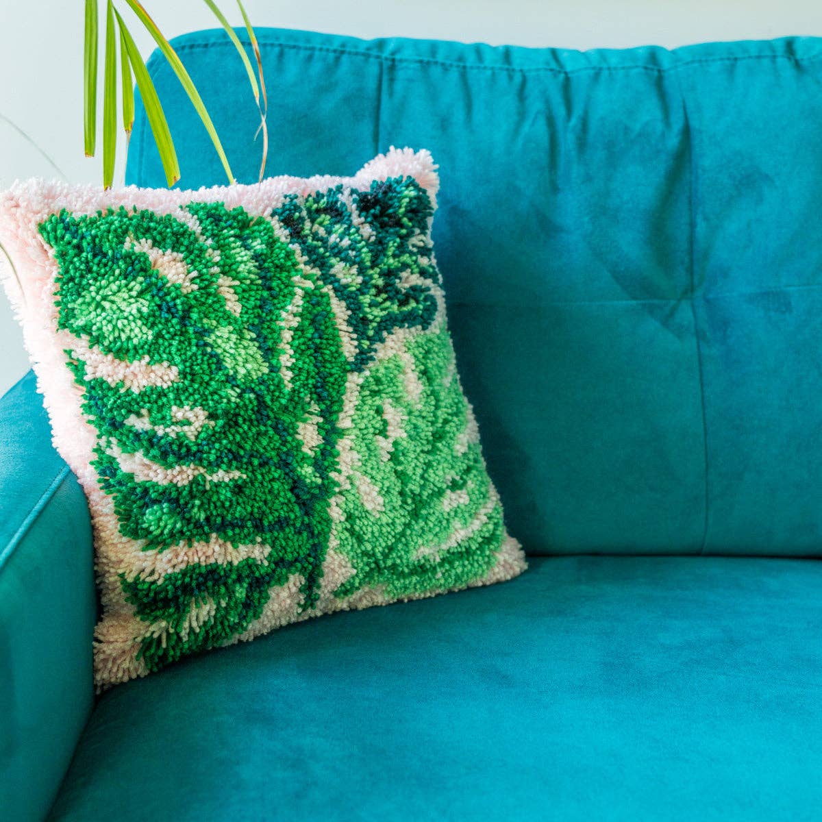 Unbeleafable Latch Hook Cushion Kit
