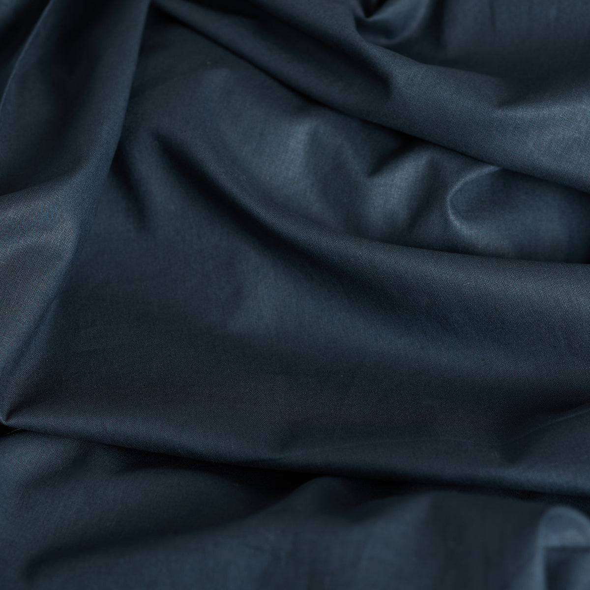 Essex Yarn-Dyed Classic Wovens in Navy