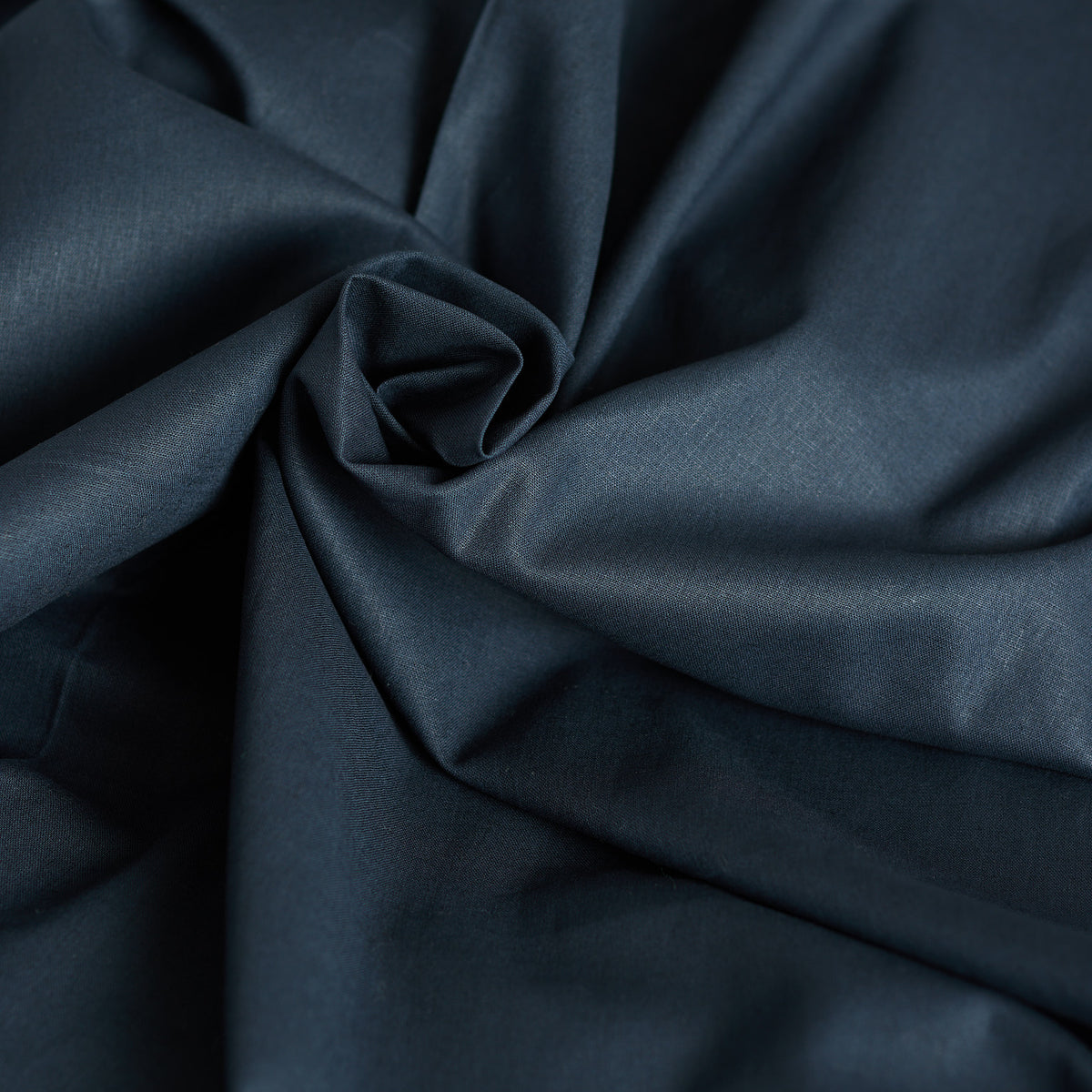Essex Yarn-Dyed Classic Wovens in Navy