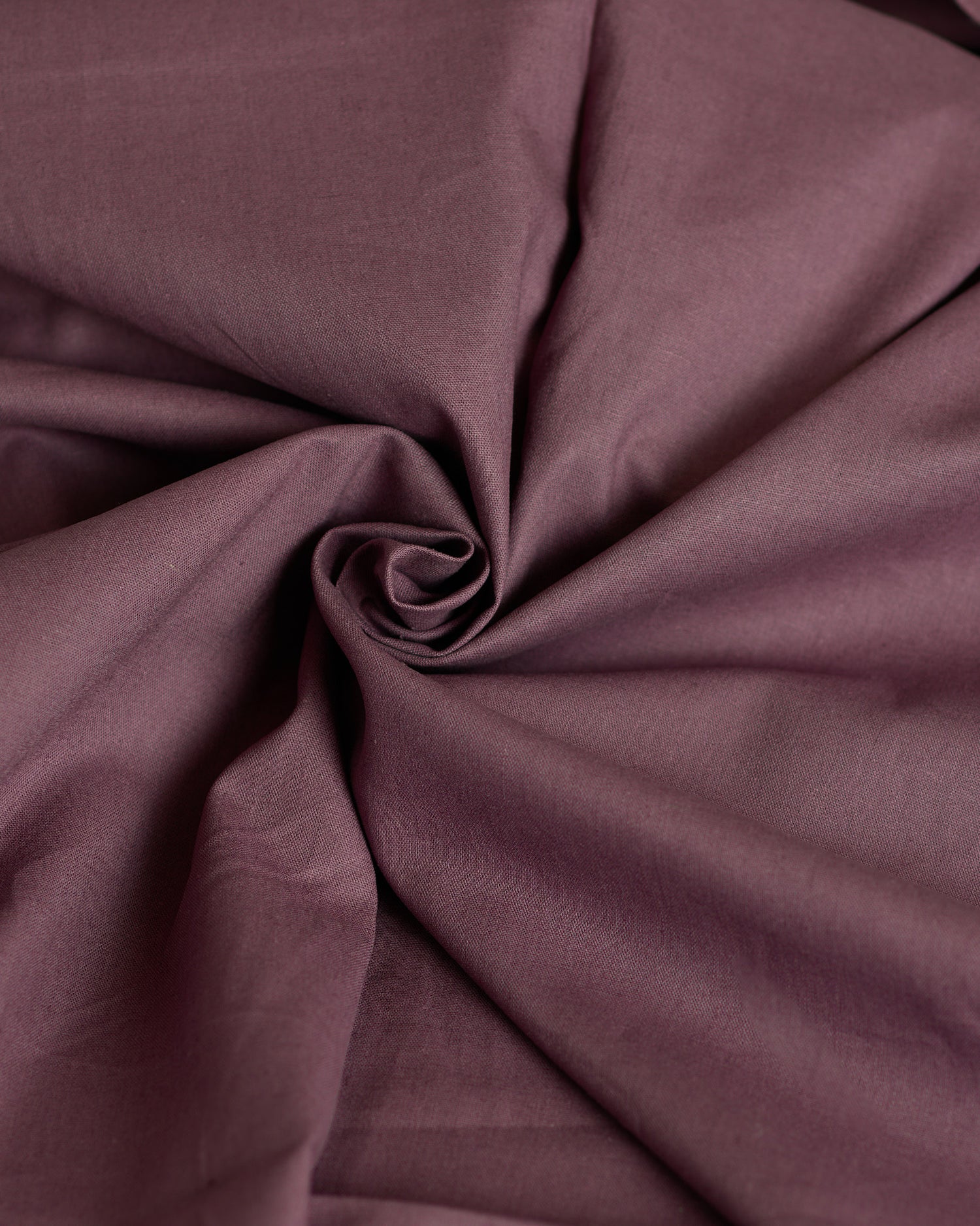 Essex Linen/Cotton Blend in Plum