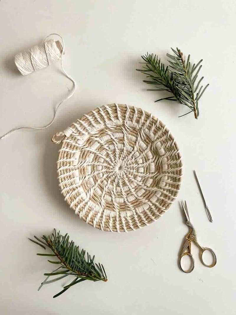 Jojo Jewelry Dishes Kit (Makes 5) by Flax & Twine