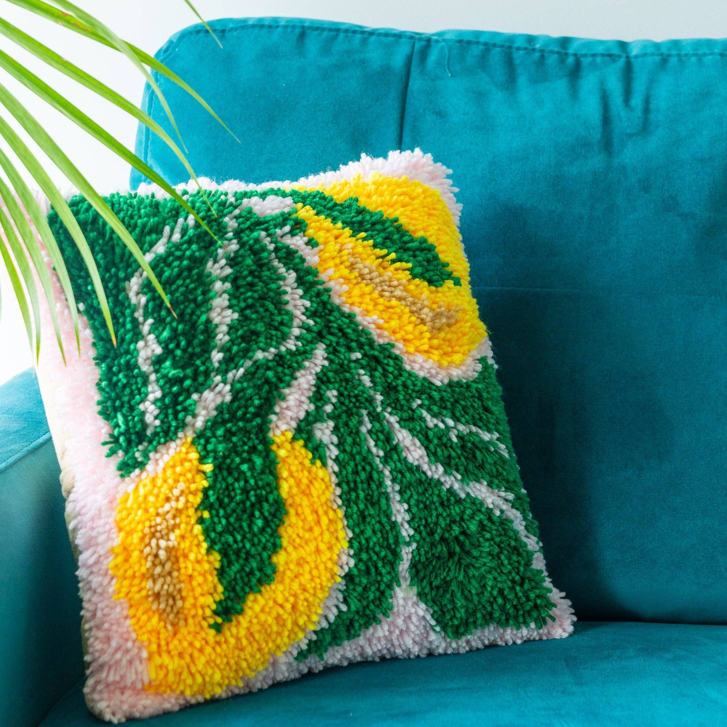 An Abundance of Lemons Latch Hook Cushion Kit